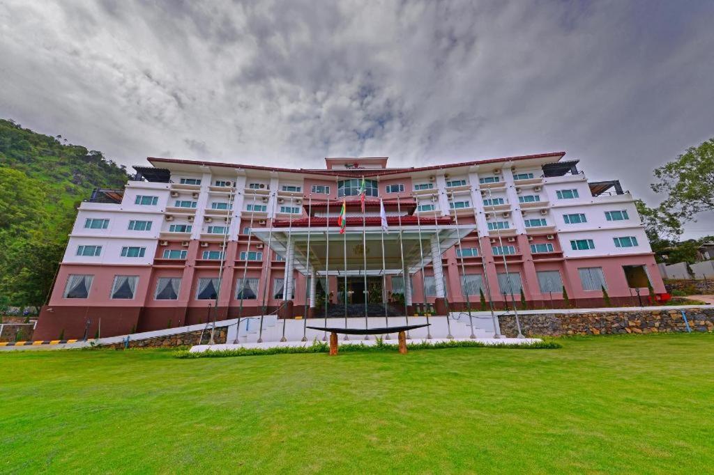 Royal Taunggyi Hotel Esterno foto