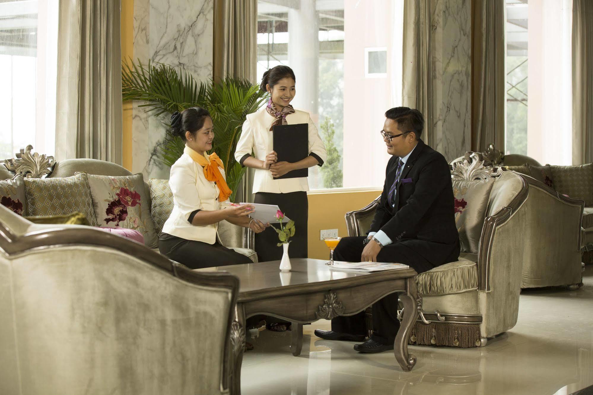 Royal Taunggyi Hotel Esterno foto
