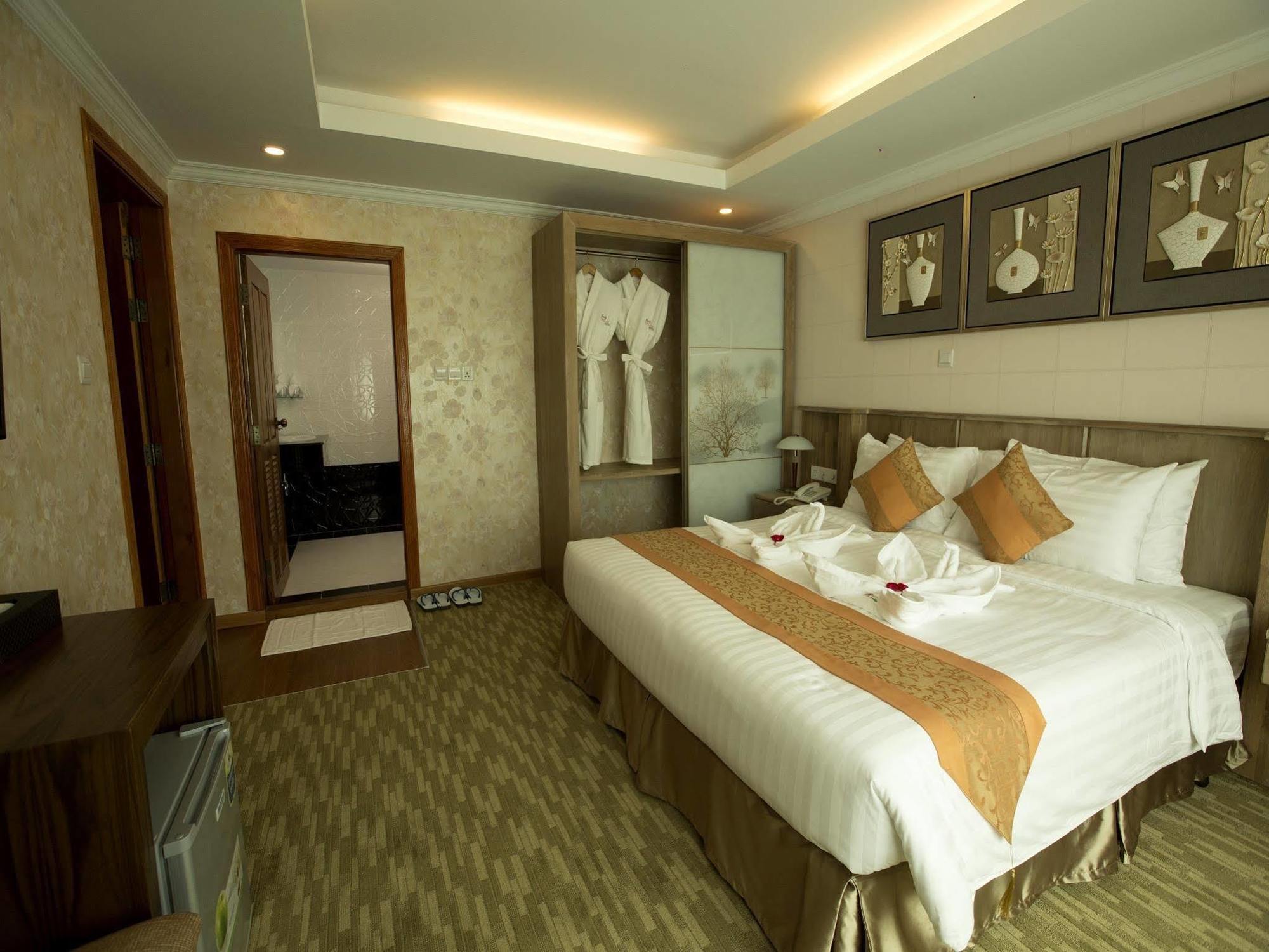 Royal Taunggyi Hotel Esterno foto