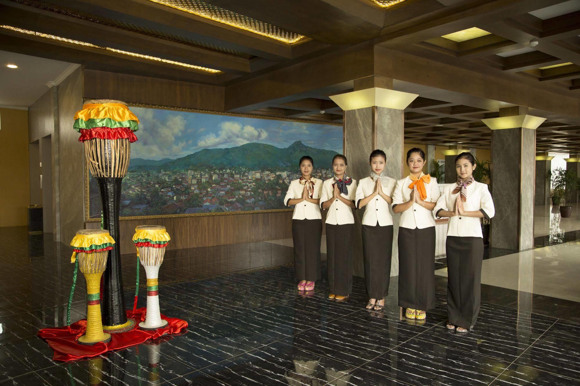 Royal Taunggyi Hotel Esterno foto